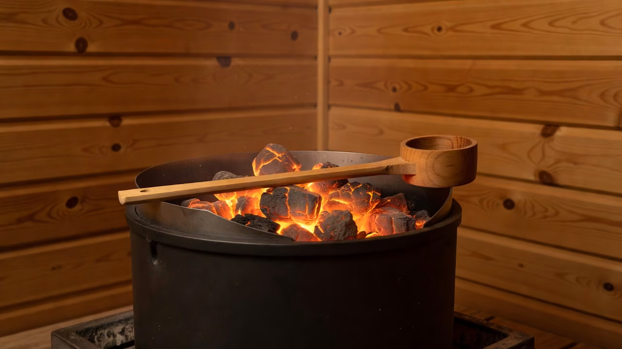 Glowing sauna heater stones